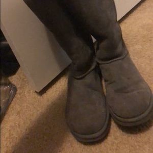 Gray uggs!